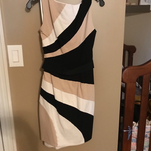 DRESS - Picture 3 of 3